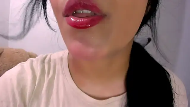 veky saliva01 online show from September 27, 2025, 10:05 pm