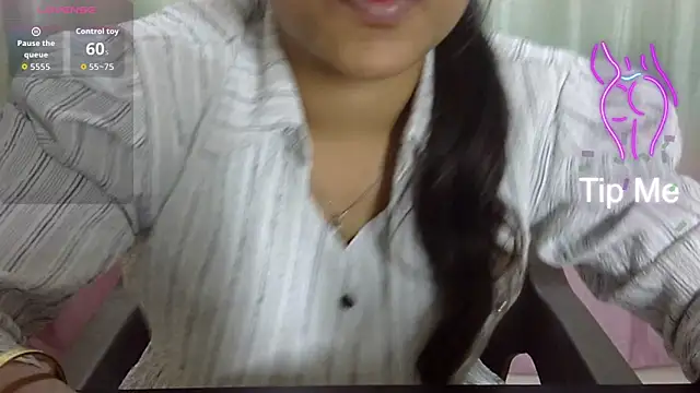 Preeti-Sexy online show from January 6, 2026, 6:50 am