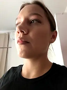 AliceBrayan online show from October 3, 2025, 5:09 am