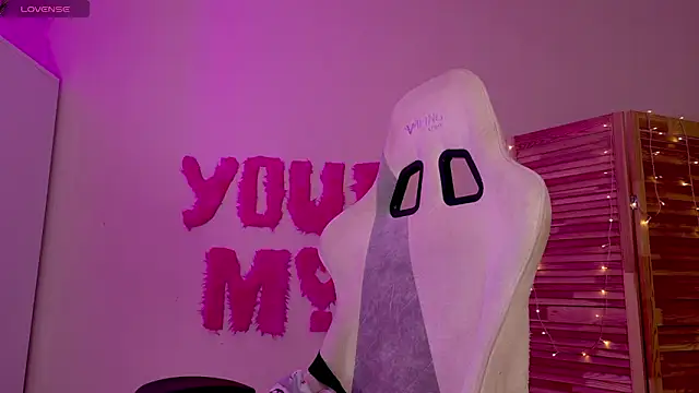 Miss Mia Murr online show from February 12, 2026, 4:45 am