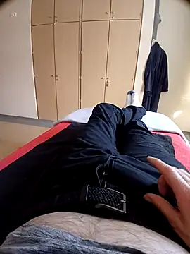 pascalino100 online show from April 15, 2026, 2:10 pm