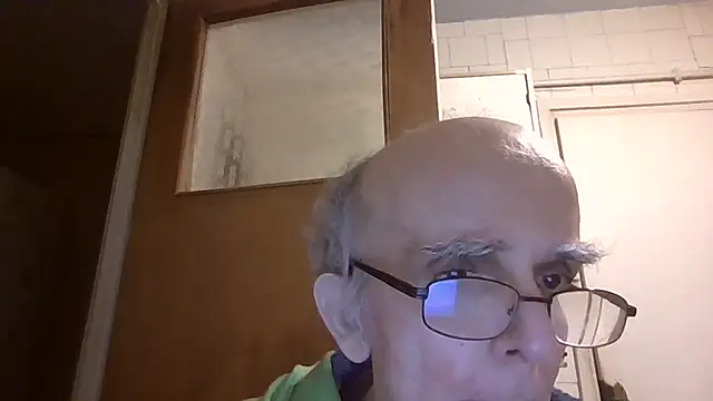 mariusica1xh online show from April 5, 2026, 8:04 pm