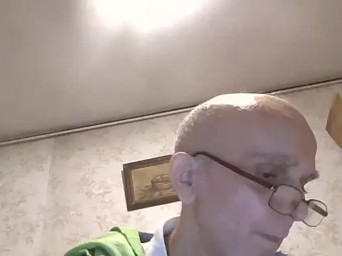 Snapshot of mariusica1@xh chatting on December 2, 2025, 11:28 pm mariusica1xh online show from December 2, 2025, 11:28 pm