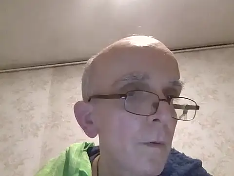 Snapshot of mariusica1@xh chatting on December 19, 2025, 8:22 pm mariusica1xh online show from December 19, 2025, 8:22 pm