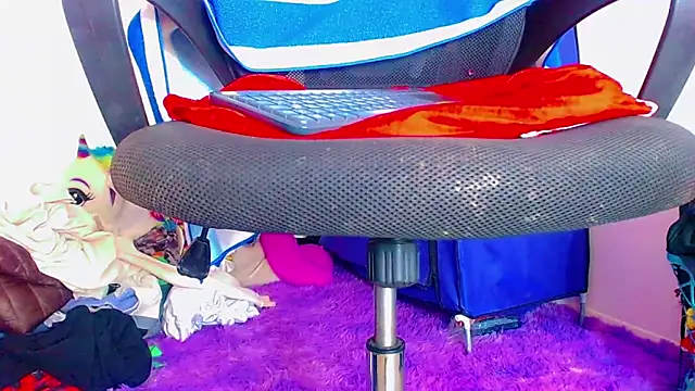 nicol gill  online show from February 8, 2025, 11:33 am