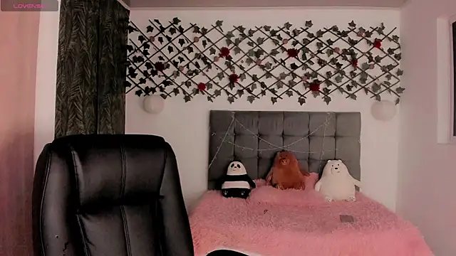 Lilith Miller21 online show from March 23, 2025, 5:10 am