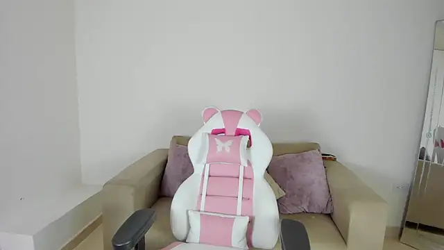 Charlotte cowell sub1  online show from February 27, 2025, 11:04 pm