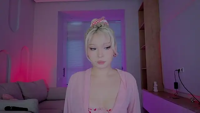 RileyMee online show from September 19, 2025, 12:20 pm