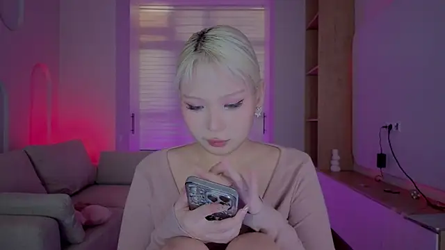 RileyMee online show from September 20, 2025, 1:32 am