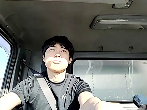Snapshot of whitebriefboy chatting on May 9, 2026, 9:51 pm whitebriefboy online show from May 9, 2026, 9:51 pm