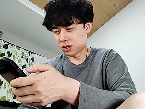 whitebriefboy online show from March 5, 2025, 3:40 pm