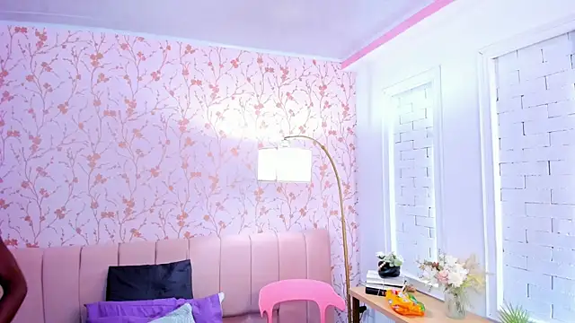 amber-hill online show from October 14, 2025, 7:25 pm