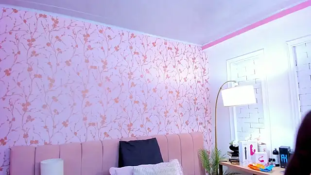 amber-hill online show from November 24, 2025, 7:03 pm