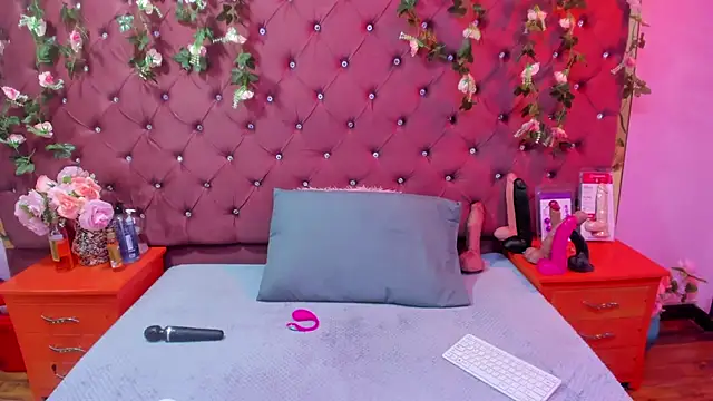 Mariana Prin online show from October 19, 2025, 2:47 am