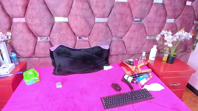 SaraLoveee  online show from March 11, 2025, 6:08 am