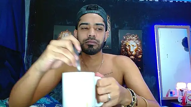 Snapshot of ryanse_hot chatting on October 31, 2025, 7:32 pm ryanse hot online show from October 31, 2025, 7:32 pm