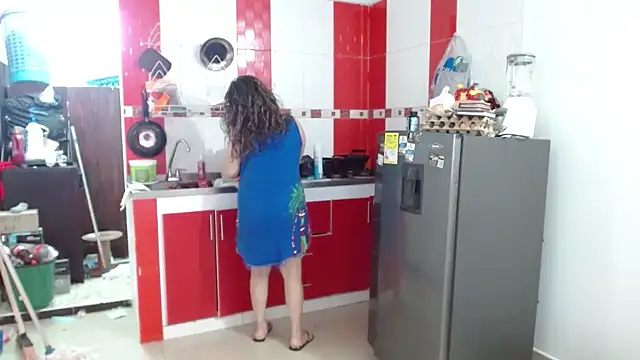 helenca43 online show from December 20, 2025, 3:15 pm