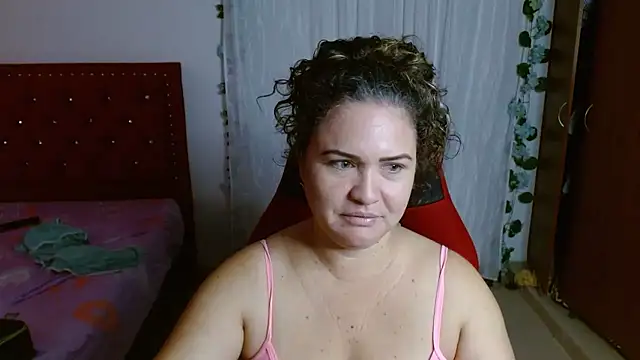 helenca43 online show from January 18, 2026, 11:24 am