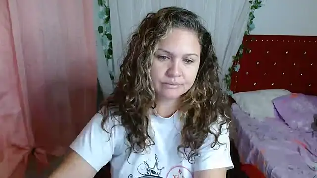 helenca43 online show from November 18, 2025, 8:39 am