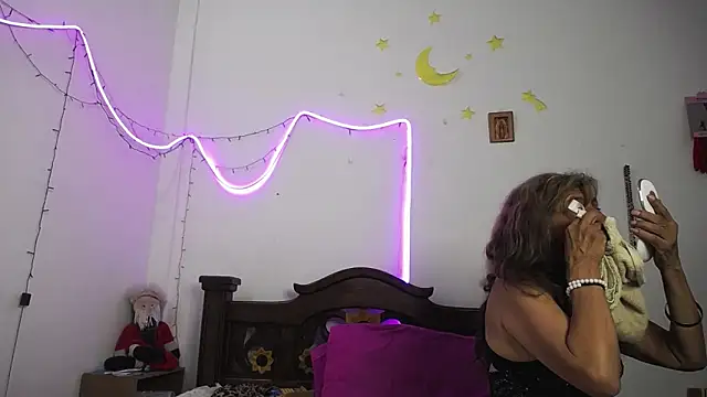 DominaLeona online show from January 30, 2025, 11:45 pm