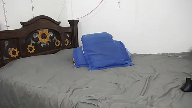 DominaLeona online show from March 9, 2025, 9:25 pm