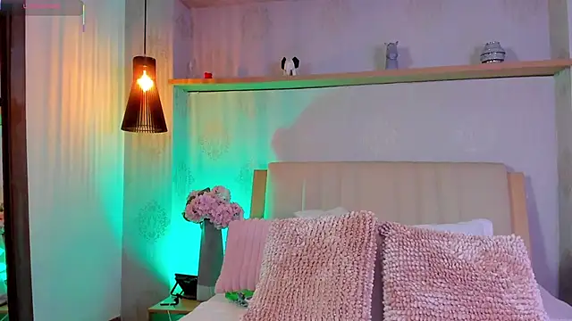 CamilleLynn online show from November 9, 2025, 7:40 pm