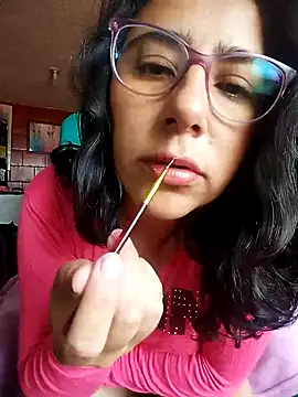Snapshot of Im_Alma_ chatting on May 11, 2026, 4:04 pm Im Alma online show from May 11, 2026, 4:04 pm