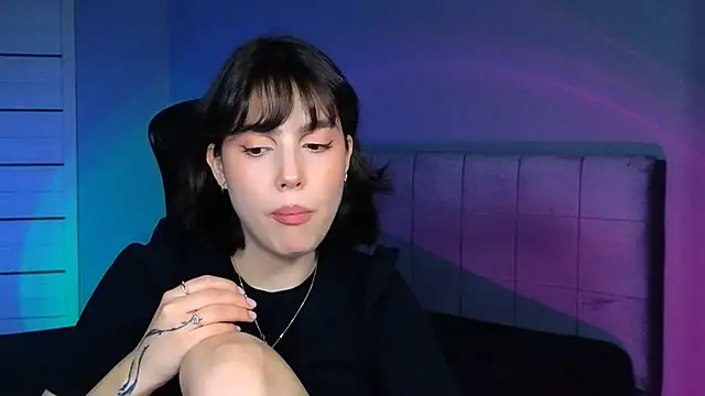 Stacy Gonzales  online show from December 22, 2025, 11:54 am