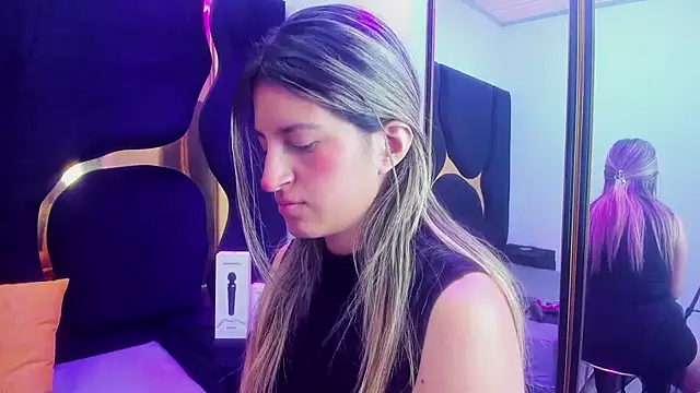 GiaRoussel online show from September 16, 2025, 3:02 pm