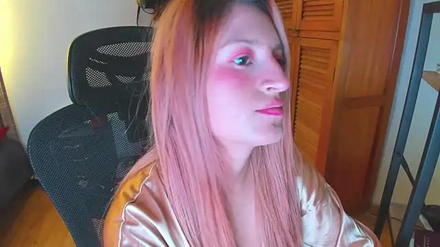 Snapshot of GiaRoussel chatting on July 24, 2026, 6:37 pm GiaRoussel online show from July 24, 2026, 6:37 pm