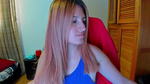 Snapshot of GiaRoussel chatting on July 29, 2026, 4:17 pm GiaRoussel online show from July 29, 2026, 4:17 pm