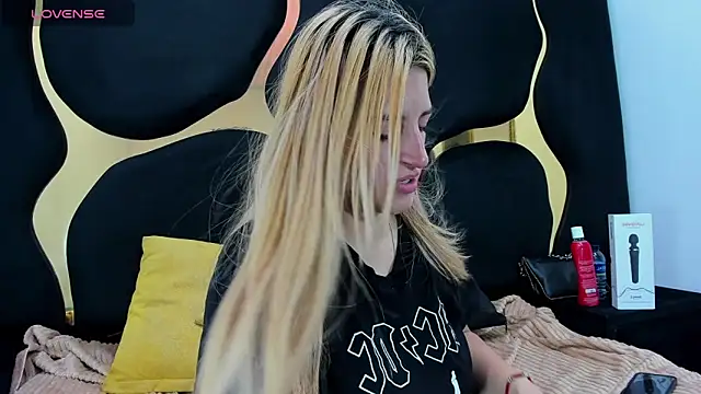 GiaRoussel online show from February 27, 2026, 4:40 pm