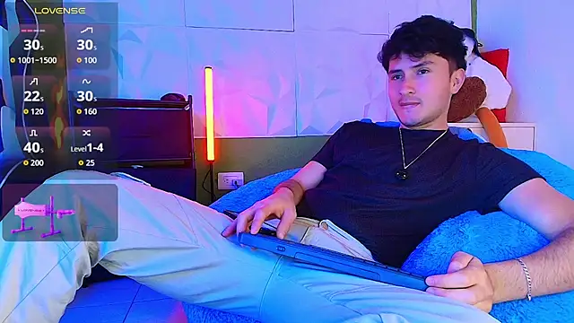 santyago taylor online show from September 25, 2025, 8:04 pm