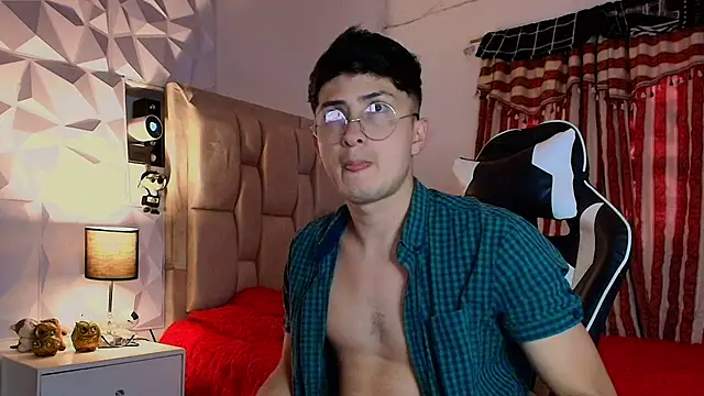 santyago taylor online show from March 21, 2025, 9:01 pm