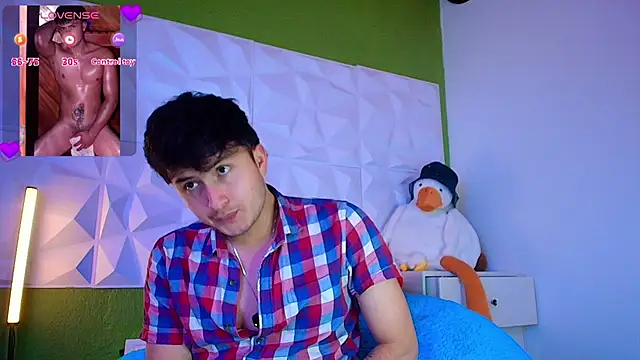 santyago taylor online show from October 10, 2025, 6:42 pm