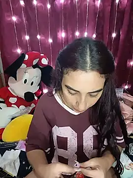 ifeelverywet andhot online show from May 17, 2026, 6:35 am