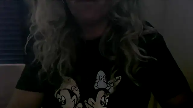 JenniLowen online show from October 13, 2025, 12:07 pm