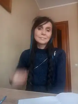 Francenia lolis online show from February 11, 2026, 1:33 pm