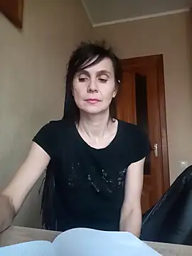 Francenia lolis online show from November 27, 2025, 8:15 am