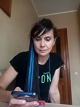 Francenia lolis online show from September 23, 2025, 6:53 am