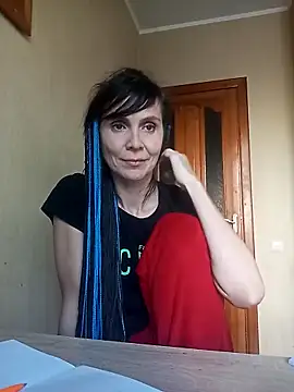 Francenia lolis online show from September 24, 2025, 7:04 am