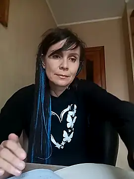 Francenia lolis online show from September 28, 2025, 7:48 am