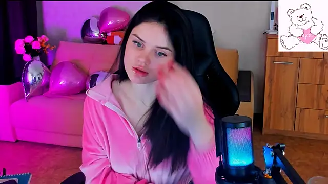 Lora Cain online show from February 22, 2025, 1:57 pm