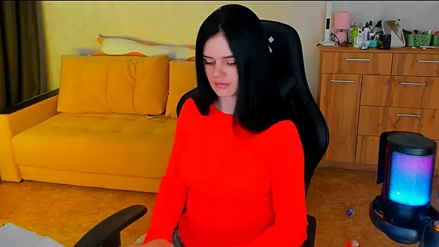 Lora Cain online show from March 1, 2025, 3:38 pm