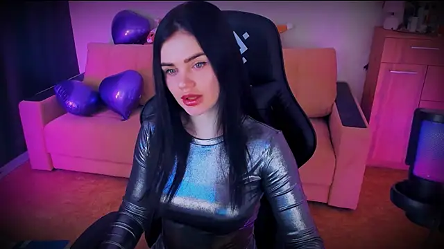 Lora Cain online show from March 23, 2025, 8:04 am