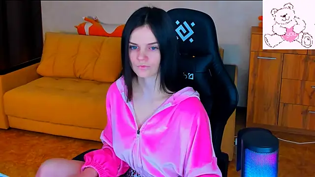 Lora Cain online show from January 20, 2025, 5:26 am