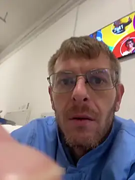 adrian90bi11 online show from April 6, 2026, 4:41 am