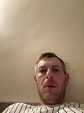 adrian90bi11 online show from March 28, 2026, 6:14 am