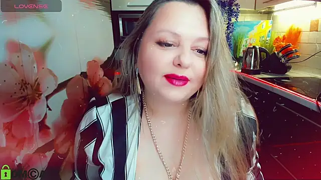 KlaraHoll online show from February 10, 2026, 9:19 am