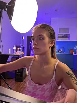 -Sexy Barbie- online show from April 15, 2026, 5:57 am